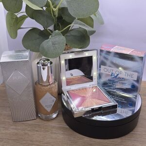 PUR Illuminating Iconic Glow Dry Oil Out of Blue Beam Of Light-up Pallette Blush